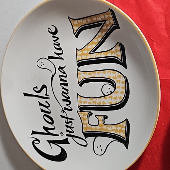 222 Fifth Ghouls just wanna have fun 4 Halloween Party plates VGUC - Picture 6 of 12